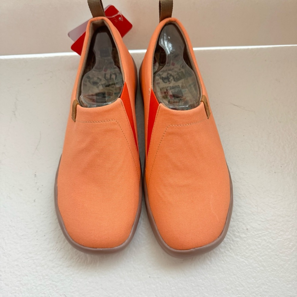 Womens UIN Size 9 Slip On Canvas Comfortable Loafers Toledo Canvas Orange